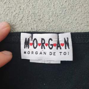 Black Morgan et Toi Maxiskirt. True vintage. Stretchy viscose. Y2K era.