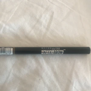 Ögonbryns penna  - Har bara testat på handen på jag såg direkt att den inte passade mina ögonbryn 