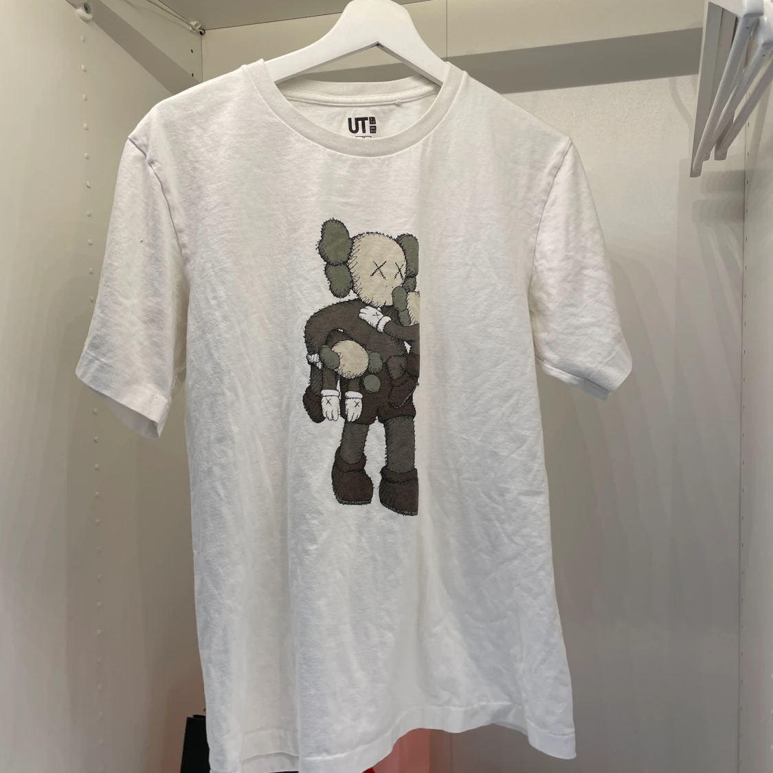 Vit tröja med Teddy tryck