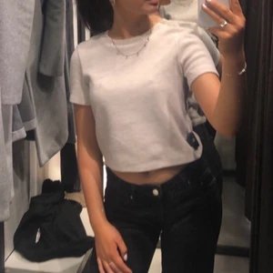 Zara topp - Sällan andvänd. Som ny❤️ Färgen syns bäst på första bilden.
