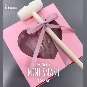 Finns mer bilder på instagram heavenlysweets.malmo  Länk till sociala medier https://bio.site/89WQAt   Fixar allt - smash-hearts, cakepops, popsicles , choklad boxar 💖 Till alla firanden!! Student, förlovningar, baby showers och födelsedagar!🦋  Beställningar görs via Facebook eller Instagram  Finns i📍 𝐌𝐚𝐥𝐦ö 