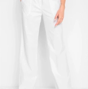 Linnebyxor  - Helt nya linnebyxor från bonprix, bestälde två storlekar! 178 lång och dom gick ner till fötterna på mig! 🤍 