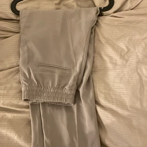 Kostymbyxor  - Säljer dessa kostymbyxor som är i väldigt bra skick. 