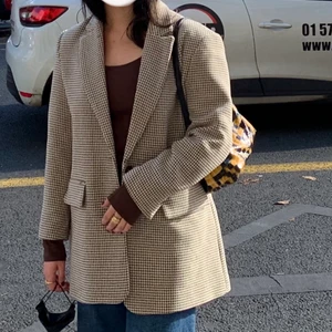 Kavaj  - Knappt använd kavaj från Zara säljes. Köptes i Paris för ca: 800kr, säljes då den inte kommer till användning. 