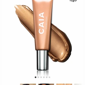 Caia - Hej säljer denna highliter från Caia då den är lite mörk på mig ny pris 300kr mitt pris 200kr❤️(säljer fler Caia grejer)❤️