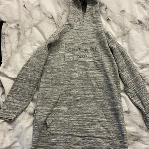 hoodie - Lång hofor aldrig använt men den är ganska tun💕