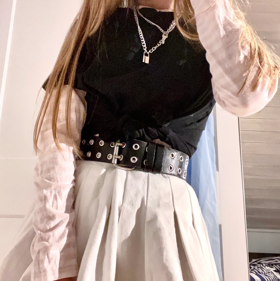 Gullig rosa-vitrandig tröja - 90