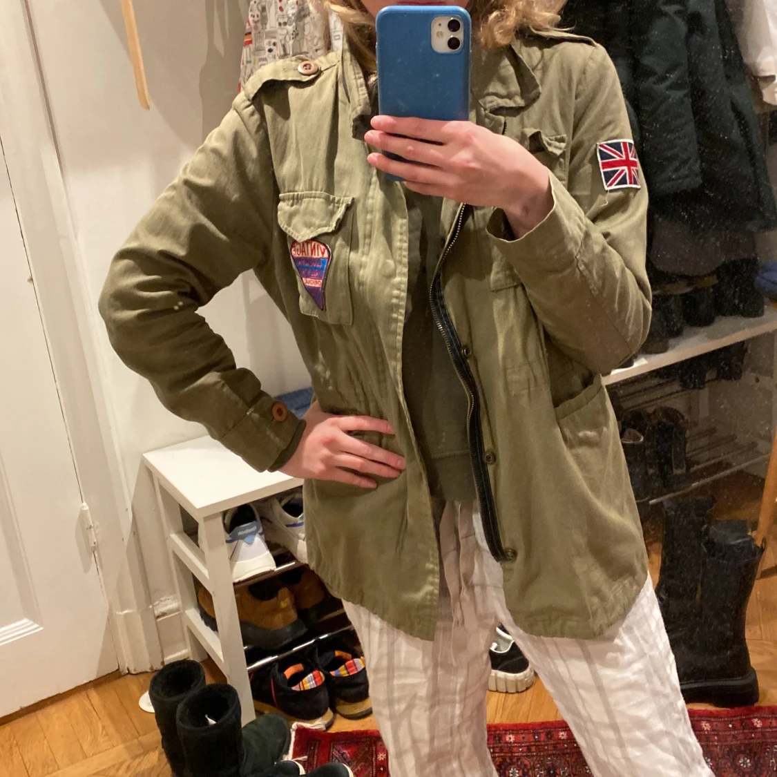 Snygg militärgrön jacka 