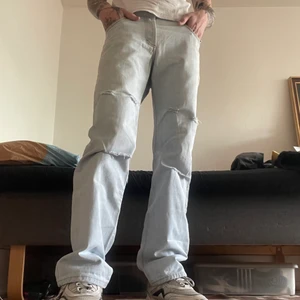 Dolce & Gabbana bootcut denim - Dolce & Gabbana bootcut denim size 33 eller 47. Skulle säga att dom sitter som 31/34