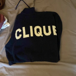 From future Hoodie  - Säljer min fina Hoodie från from future i 100% kashmir. 