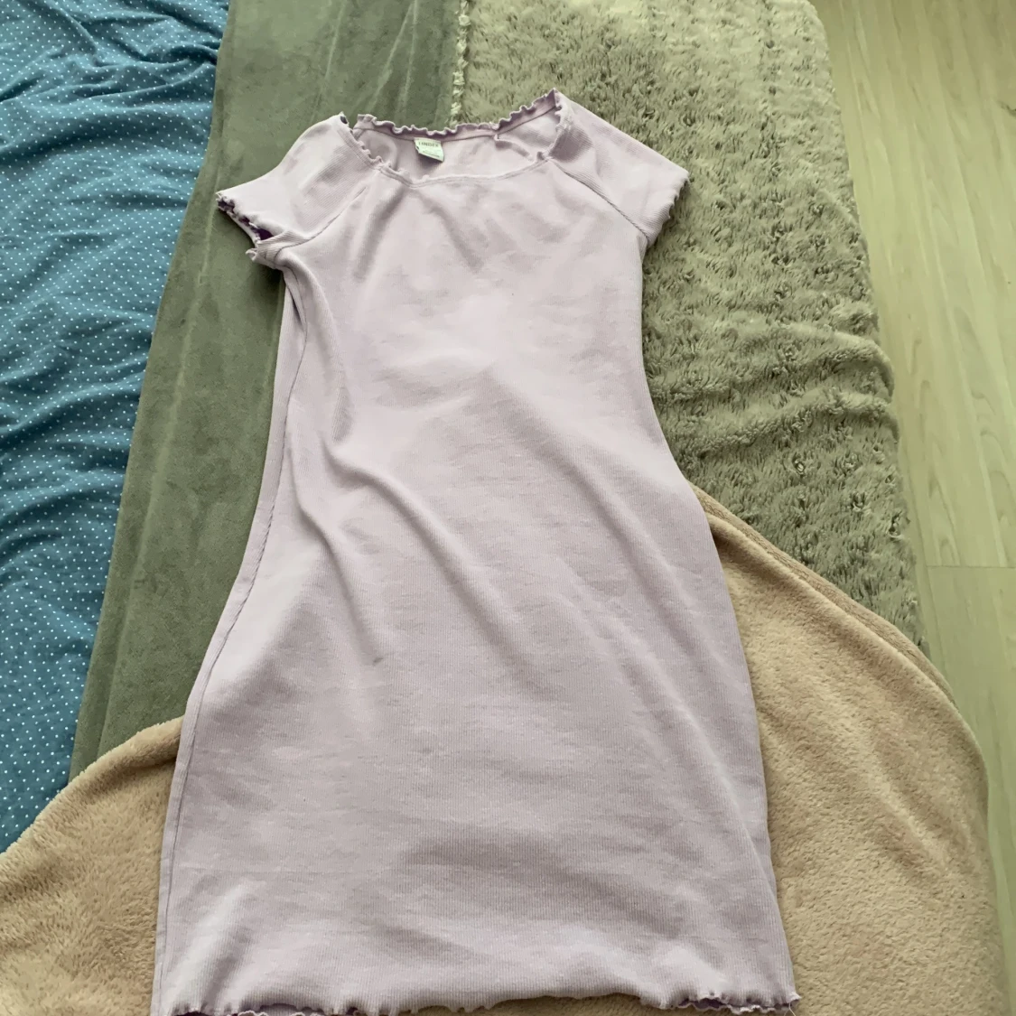 Ljuslila klänning från Lindex  - 90