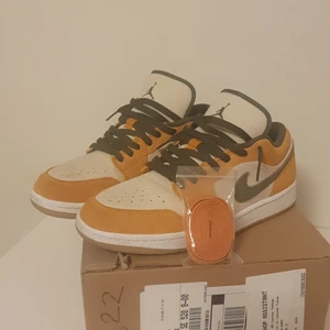 Jordan 1 low orange olive Stockholm  - Size: 42,5 Eur  condition 9/10
