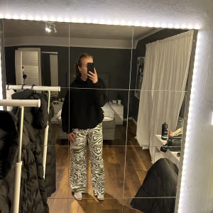 Jeans - Snygga jeans i storlek L.