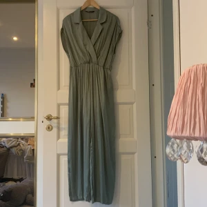 jumpsuits storlek L - Fin jumpsuits, perfekt till vår sommar❤️