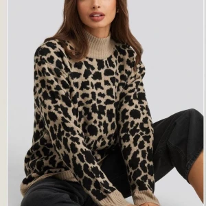 Nakd tröja! - Säljer snygg leopard tröja ifrån nakd! bara att skriva för egna bilder! super snygg säljes då den inte kommer till användning längre