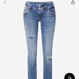 Säljer mina lågmidjade ltb jeans, köpte på Zalando där de är helt slutsålda ❤️ Säljer endast vid bra pris!