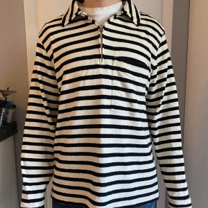 Randig tröja - Mycket gott skick, mjuk, bekväm, stor i modellen