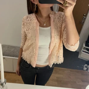 Så fin topp<3 - Nyskick! Perfekt till lite finare tillfällen💖🙏🏽Liten i storleken