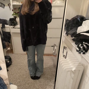 Zara jeans - Helt oanvända ljusblå jeans från zara! I rak modell, lite långa på mig som är 163❤️‍🔥