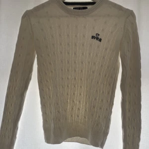 Svea tröja - Stickad tröja från Svea, knappt använd, i bra skick, nypris 800kr