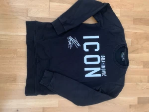 Icon Dsquared Ibrahimovic - Den är i bra skick. Finns i Göteborg och pris kan diskuteras. Tar emot byten. Den är Original.