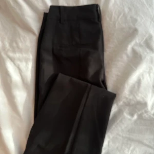 Kostymbyxor - Fina lågmidjade svarta kostymbyxor i xs❤️