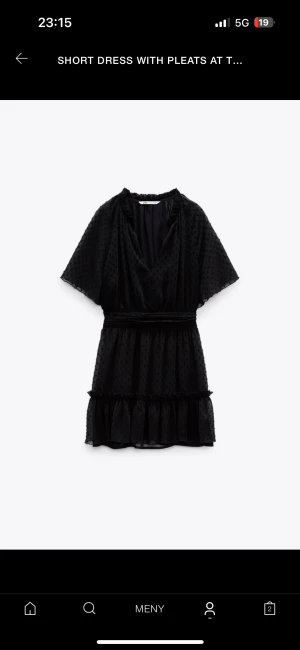 svart klänning - svart klänning ifrån zara! ny skick endast använd 1 gång💖