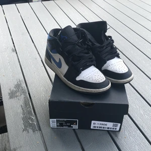 👞  - Säljer nu mina Jordan 1 mid racer blue 
