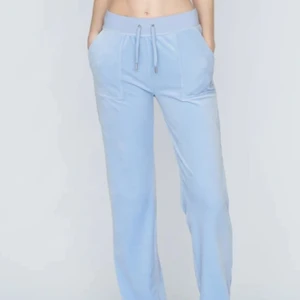 Söker  - Hej jag söker petite xxs juicy! Spelar ingen roll vilken fårg! Max 700 kr betalar jag!