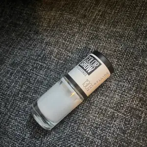 Vitt nagellack som aldrig har kommit till användning då jag har 3st andra vita nagellack 