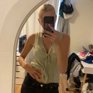  ljusgrönt linne  - ett ljusgrönt linne från Asos i storlek S, aldrig använt för det är inte riktigt min stil 💕💕