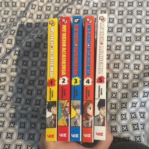 My Hero Academia volym 1-5 - Köpte alla för 100 KR styck och säljer alla för 250KR. Kan mötas upp på plattan bara.