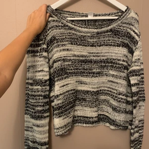 Stickad tröja - Superfin stickad tröja i fint skick