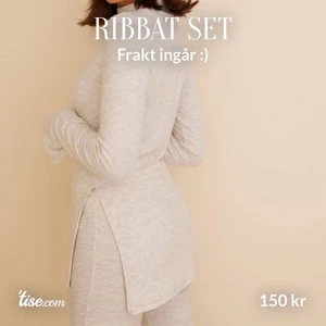 Matchande set - Den på bilden är väldigt snarlik settet, min är lite mer ribbad samt ingen slit vid ärmarna men byxorna har slit och sidan av tröjan ❤️ frakt ingår i priset!