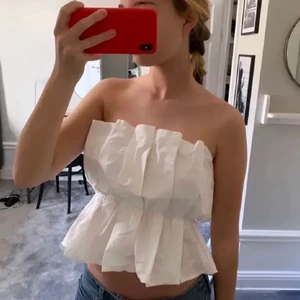 Zara topp - Knappt använd från zara ❣️Lånad bild ! 