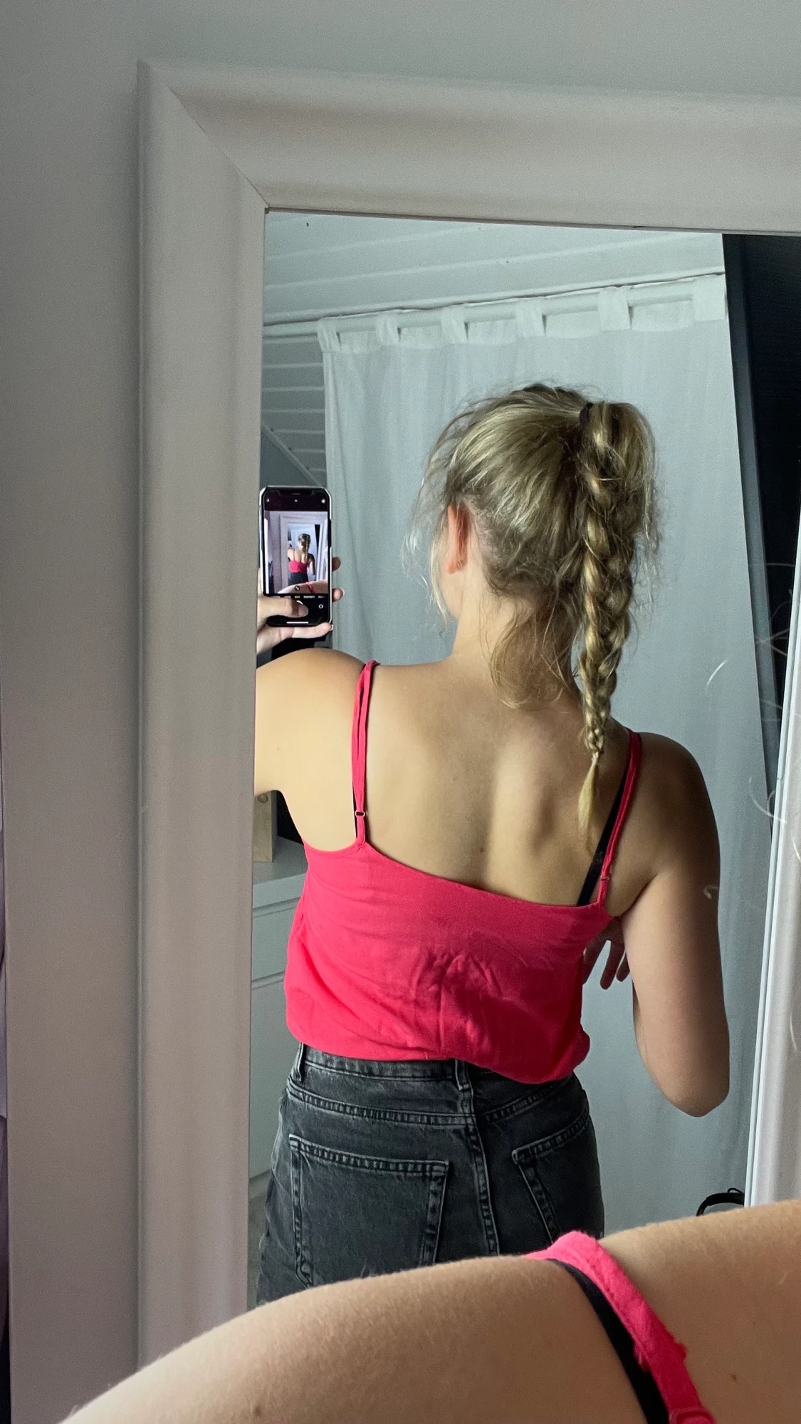 Ett rosa linne med Justerbara axelband  - 90