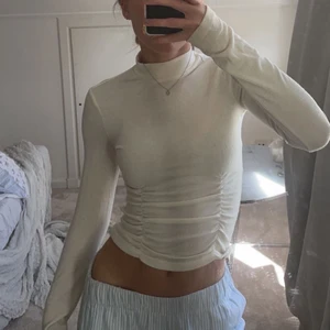 Topp från gina - Säljer denna fina toppen ifrån gina! 💕💕💕 Storlek Xss men passar Xs/S