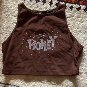 Topp - Söt topp från Shein, aldrig använda. Står att den är M men skulle säga S. Den är väldigt kort så magtröja liksom. Köparen står för frakt. 