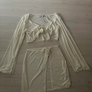 Hanna schönberg mesh set - Säljer detta set från Hanna schönbergs kollektion med nakd! Storlek L, aldrig använt:) Köparen står för frakten.