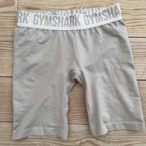Gymshark träningsshorts - Oanvända träningsshorts från gymshark. Storlek S. ej squatproof. Nypris: ca 300kr. 