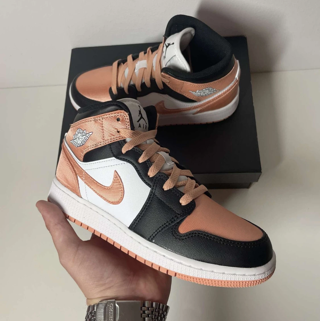 Jordan 1 Mid - Light Madder Root 