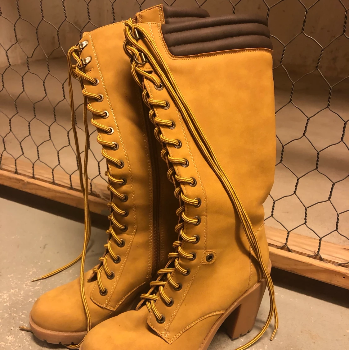 Höga boots strl. 38 - 90