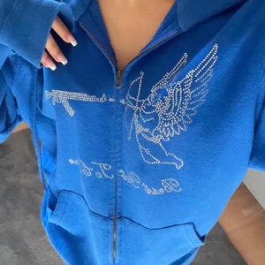 kofta  - nyskick, alla diamanter sitter kvar. Köpt från privat företag på insta. Skriv för mer info💙