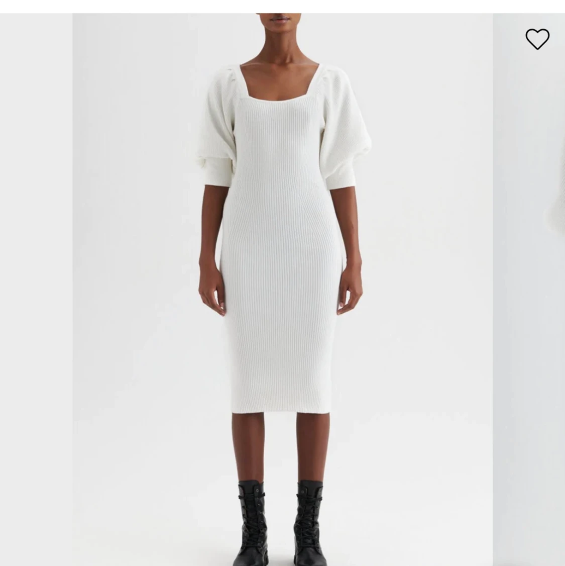 Vit stickad klänning