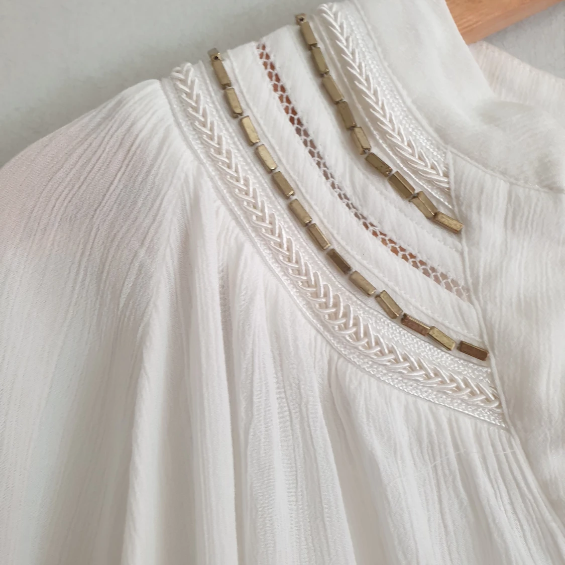 Airy white shirt with ornaments size M - 90