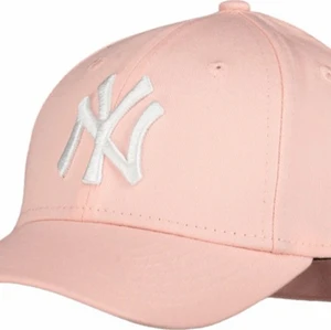 ‼️new era keps‼️ - 🤩säljer denna new era kepsen från Stadium i ljusrosa i jättebra skick köpte den förra sommaren perfekt nu till sommaren🤩