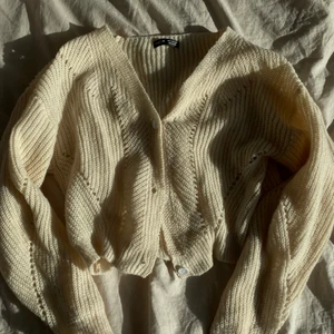 Kofta - Mysig beige kofta. Aldrig använd, strl S