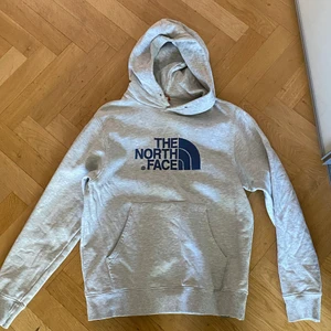 North Face Hoodie - 9/10. True to size.