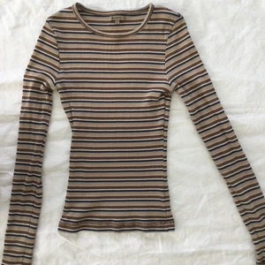 Tröja - Randig tröja från vero Moda, storlek S