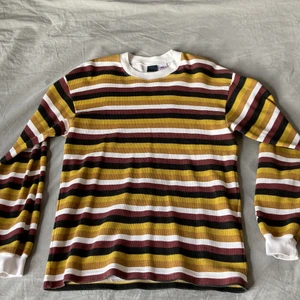 Freshjive tröja - En Freshjive tröja som knappt använts. Är i strl S men passar M